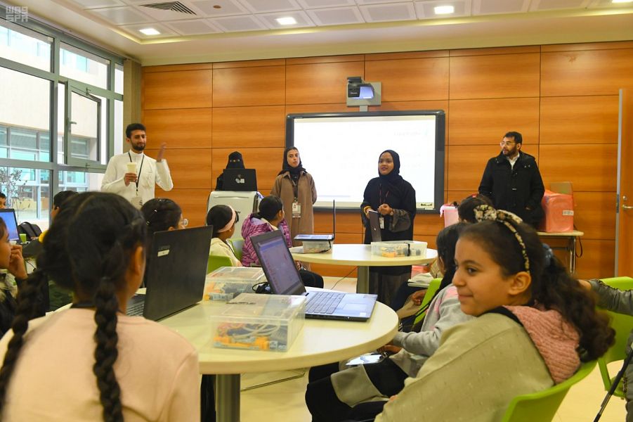 جمعية حنان  بالنصيرات تواصل تدريب 100 ناشئ وناشئة بمشروع برلمان الطفل