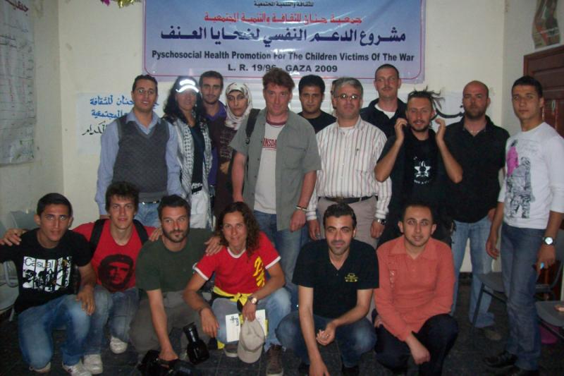 جمعية حنان للثقافة والتنمية المجتمعية تستقبل الوفد الأجنبي المتضامن مع الشعب الفلسطيني